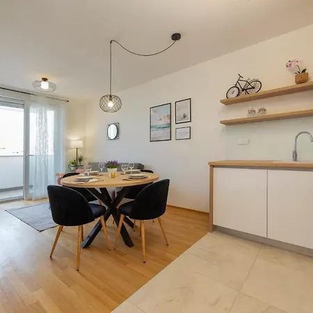 Appartement Lovely *
